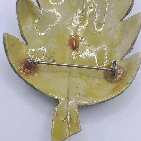 Vintage Celluloid Frog Brooch Leaf